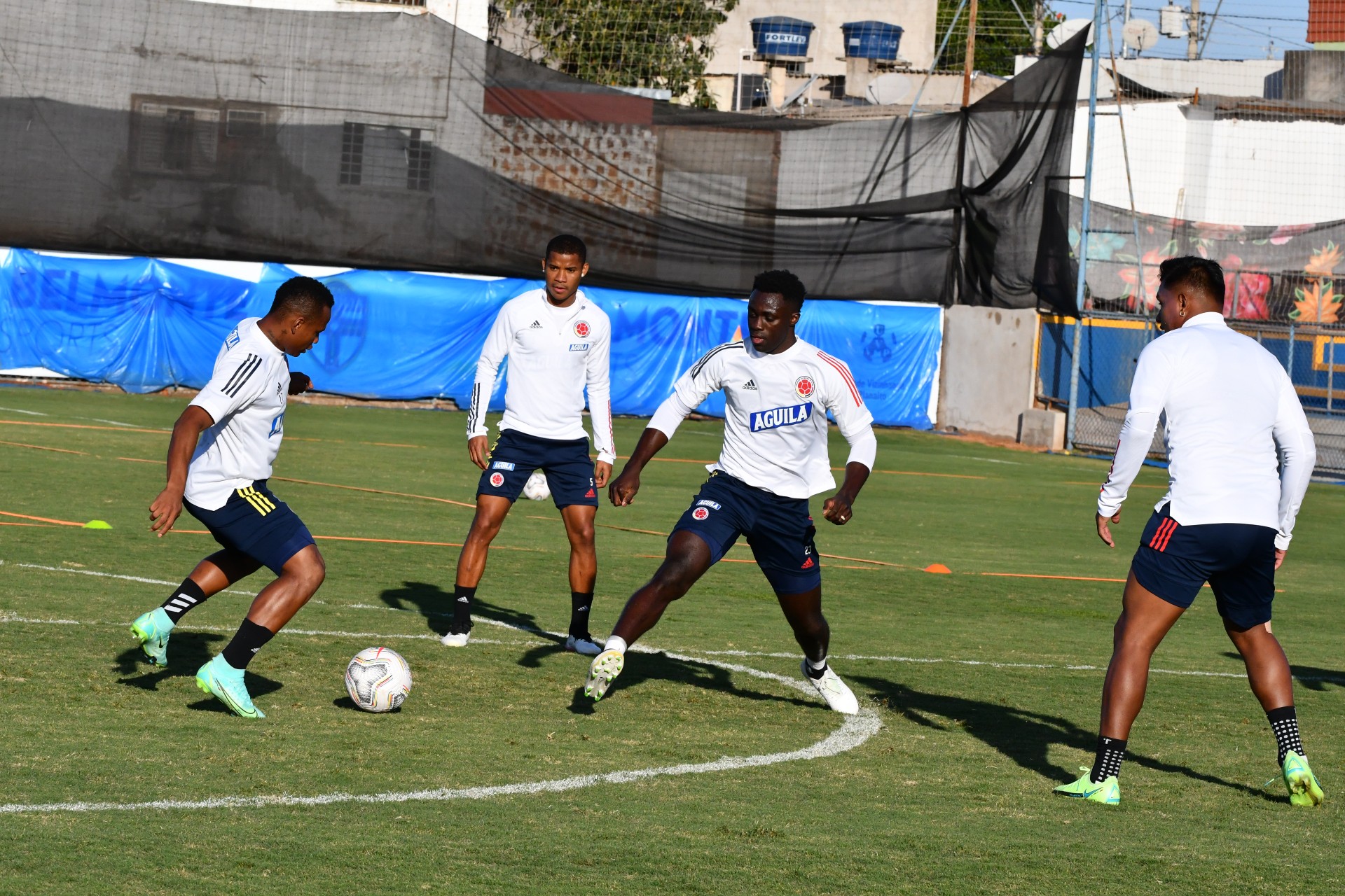 "¡Vamos con toda!": La Selección Colombia entrenó este jueves y espera por Uruguay - Vimarsana News
